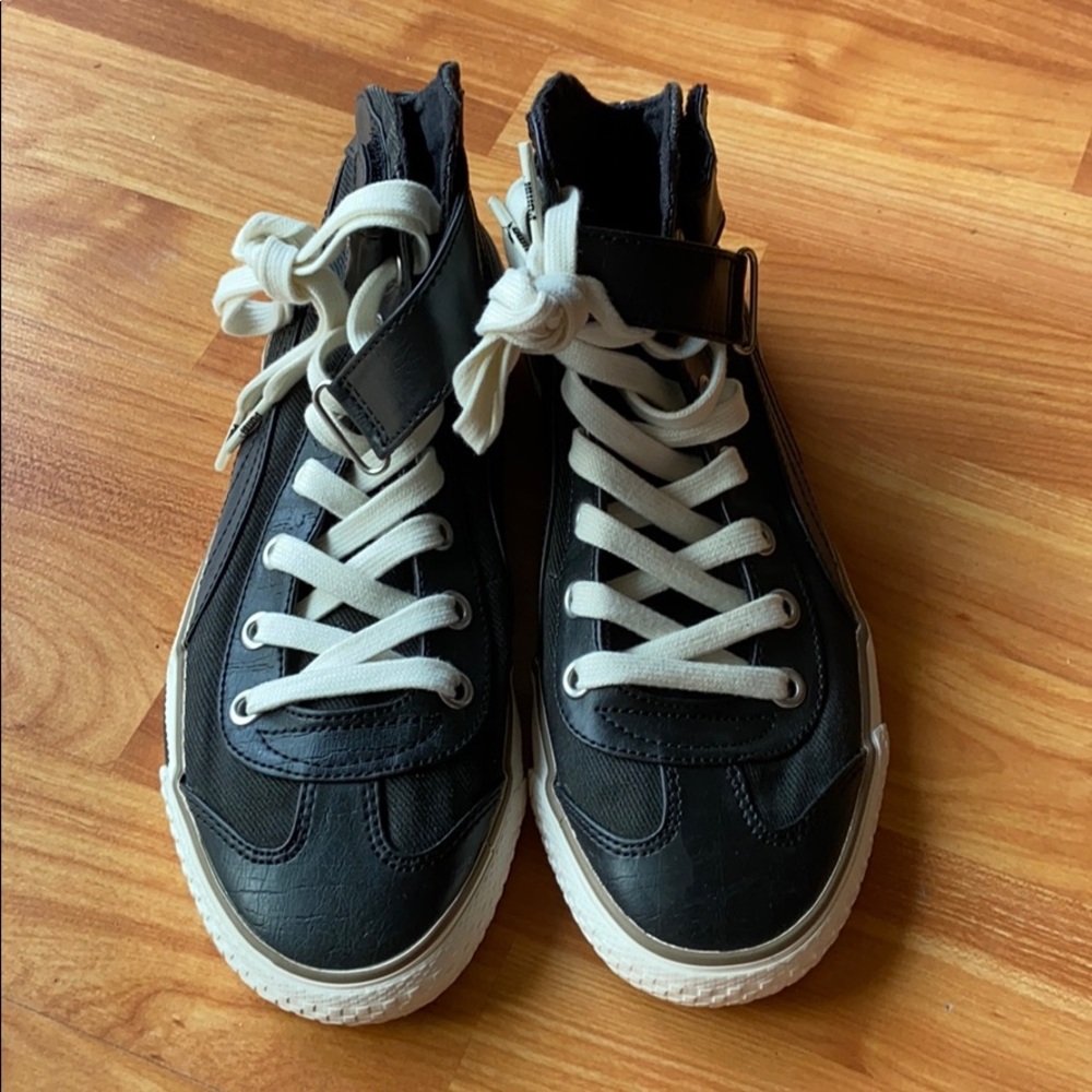 🆕W/OUT TAGS- Puma shoes